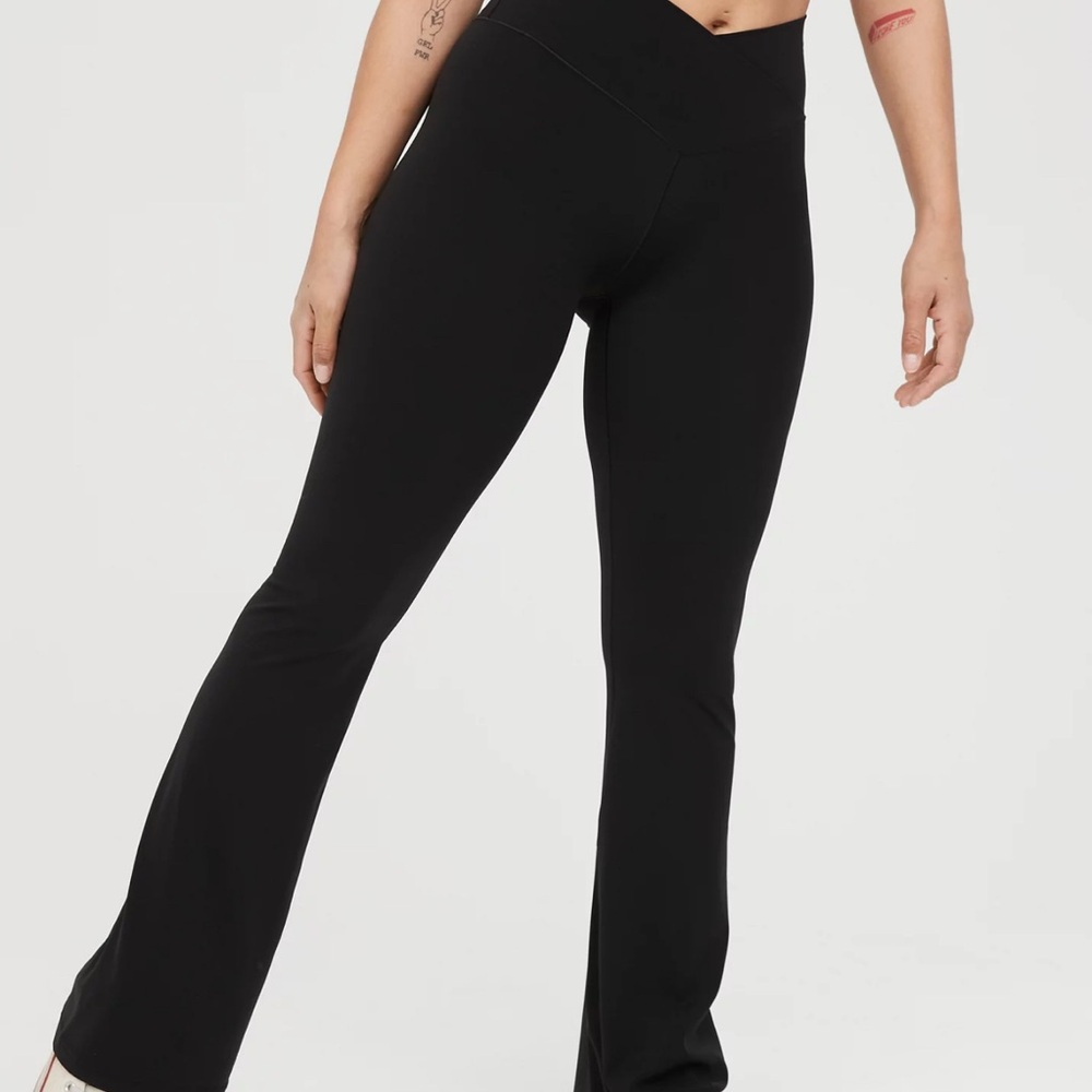 OFFLINE By Aerie Real Me High Waisted Crossover Flare Legging size S